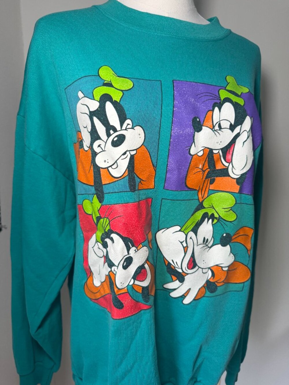 Disney Vintage Walt Disney Company Turquoise Goofy Distressed Crew Sweatshirt - Picture 4 of 12